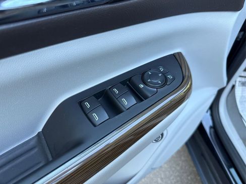 Used 2023 GMC Acadia SLE w/ Driver Convenience Package image 35