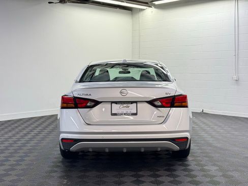 Used 2024 Nissan Altima 2.5 SV image 6