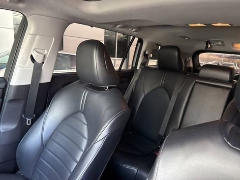 Used 2022 Toyota Highlander XLE image 11