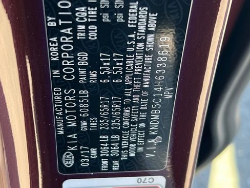 Used 2017 Kia Sedona LX w/ LX Essentials Premium Package FWD image 25