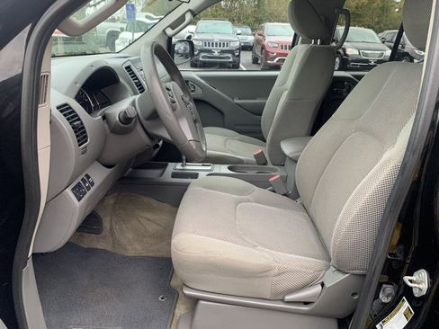 Used 2016 Nissan Frontier SV AWD/4WD image 13