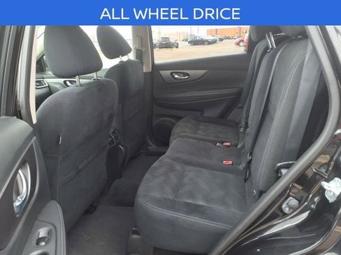 Used 2016 Nissan Rogue SV w/ SV Premium Package image 13