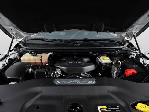 Used 2022 Jeep Grand Wagoneer Series III w/ Rear Seat Video Group 1 image 38