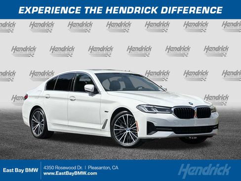 Certified 2023 BMW 530e w/ Convenience Package image 1