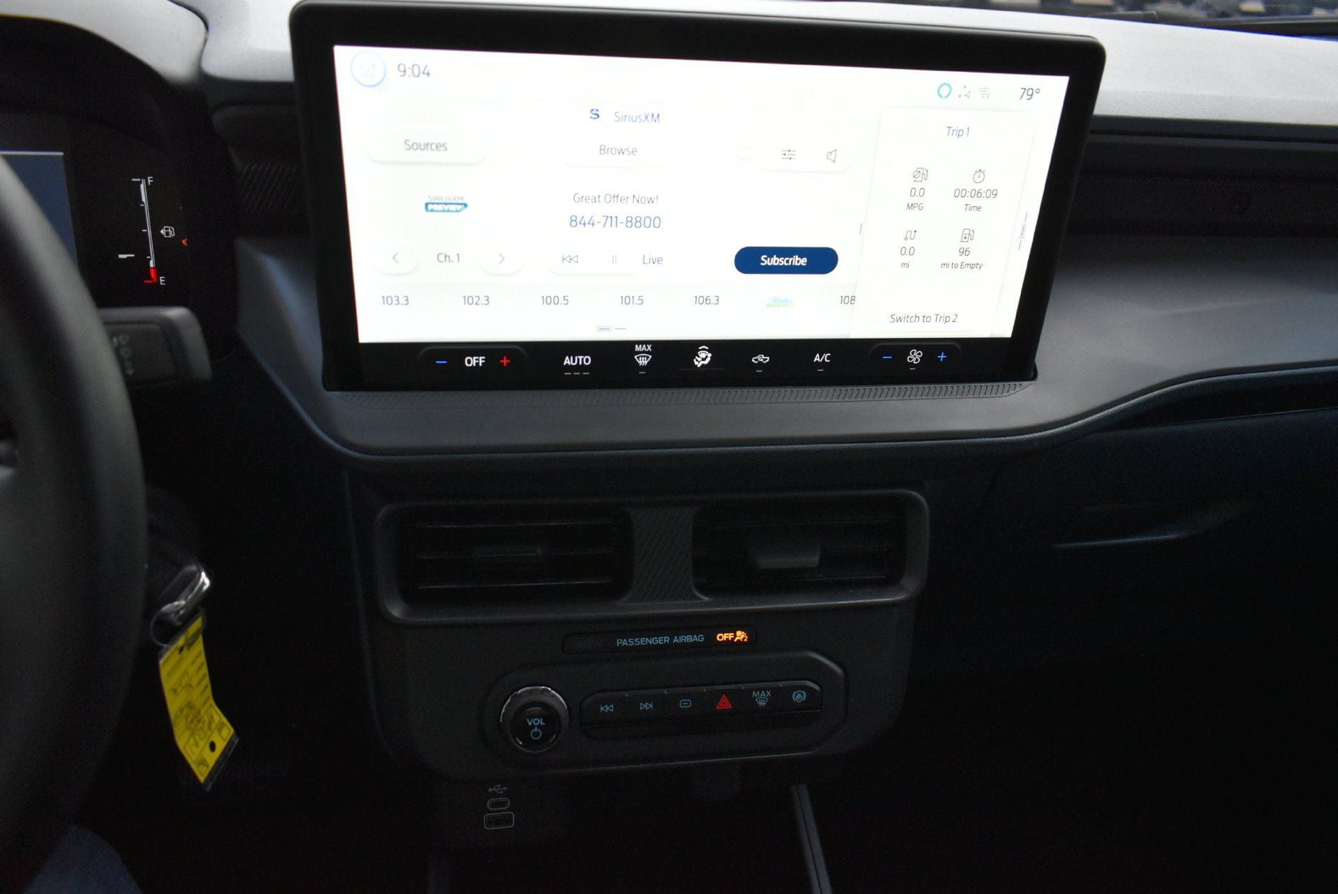 Used 2025 Ford Maverick XL w/ Equipment Group 102A AWD/4WD image 23
