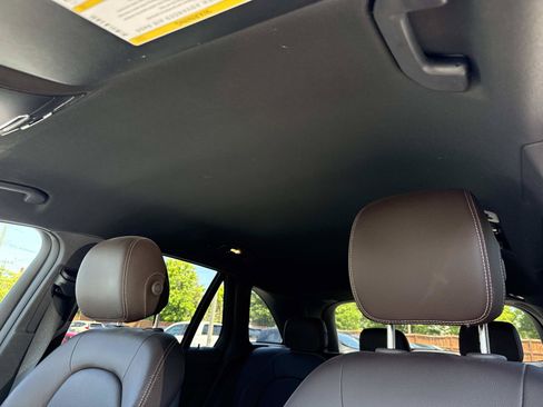 Used 2017 Mercedes-Benz GLC 300 4MATIC image 3