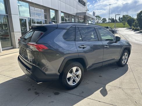 Used 2020 Toyota RAV4 XLE w/ Convenience Package AWD/4WD image 6