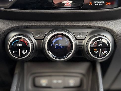 Used 2023 Hyundai Venue SEL w/ Cargo Package image 11