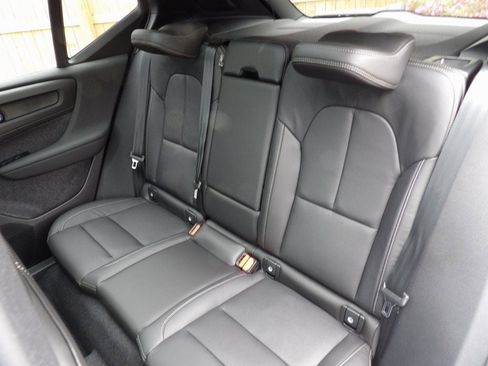 New 2025 Volvo XC40 B5 Ultra w/ Climate Package image 12