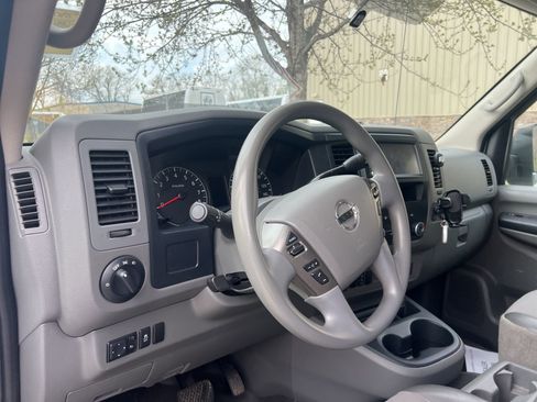 Used 2021 Nissan NV 2500 SV image 11