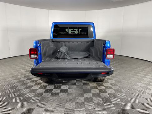 Used 2024 Jeep Gladiator Sport image 6
