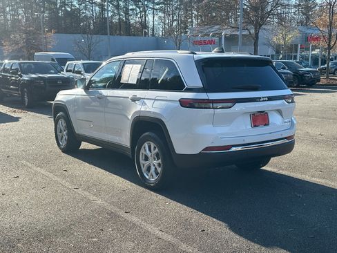 Used 2023 Jeep Grand Cherokee Limited image 11