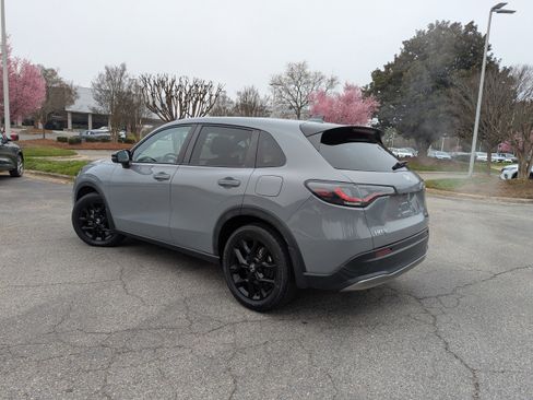 Used 2023 Honda HR-V Sport image 7