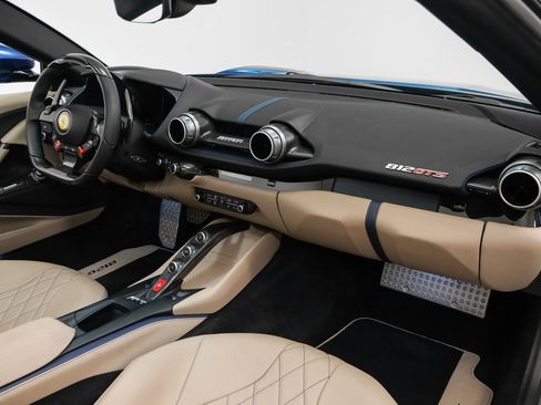 Certified 2021 Ferrari 812 GTS Base image 28