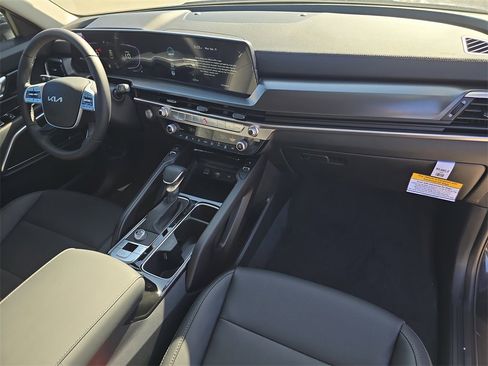 New 2025 Kia Telluride S image 14