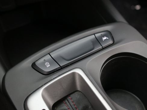 Used 2024 Chevrolet Trax RS FWD image 21
