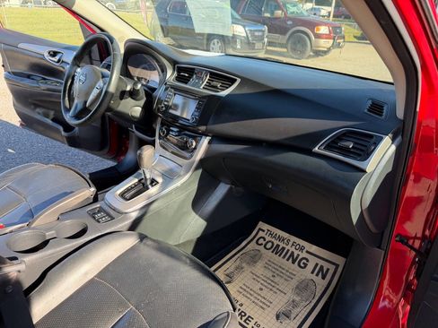 Used 2015 Nissan Sentra SR w/ SR Premium Package image 6