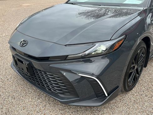 Used 2026 Toyota Camry SE image 9