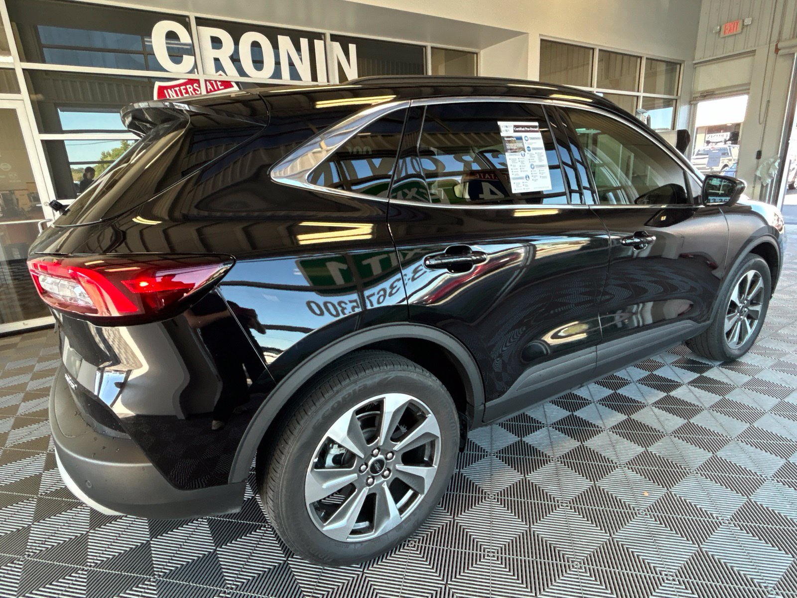 Used 2023 Ford Escape Platinum AWD/4WD image 6