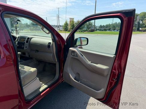 Used 2014 Nissan Frontier SV RWD image 16