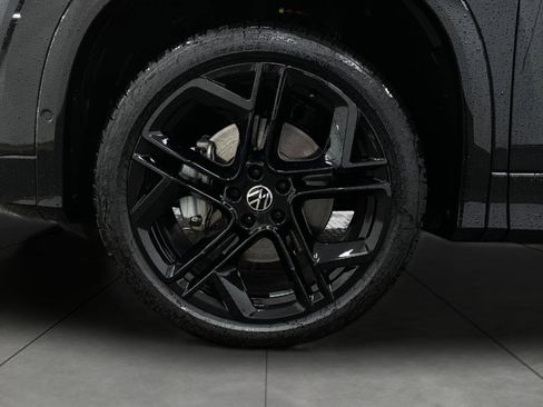 New 2026 Volkswagen Tiguan SE R-Line AWD/4WD image 12