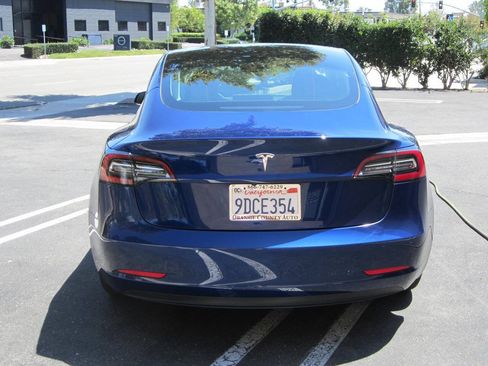 Used 2022 Tesla Model 3 RWD image 4