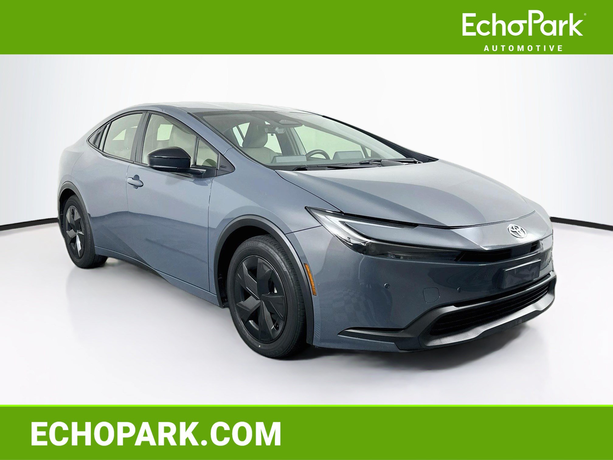 Used 2025 Toyota Prius LE FWD image 1