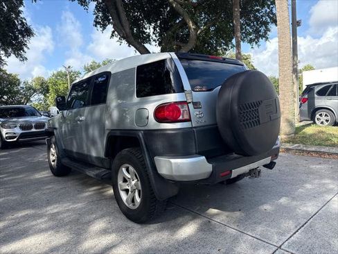 Used 2007 Toyota FJ Cruiser 4WD image 11