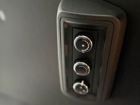 Used 2019 Dodge Grand Caravan SXT image 22