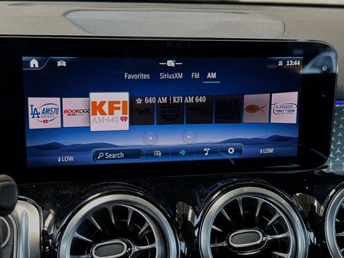 Used 2025 Mercedes-Benz GLB 35 AMG 4MATIC image 20