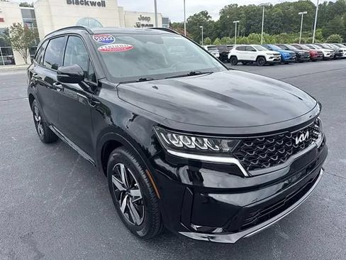 Certified 2022 Kia Sorento S FWD image 1