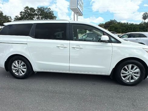 Used 2016 Kia Sedona LX w/ LX Convenience Package FWD image 6