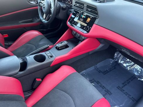 Used 2024 Nissan Z Performance w/ Floor Mat Package RWD image 13