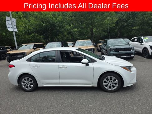 Used 2021 Toyota Corolla LE FWD image 5