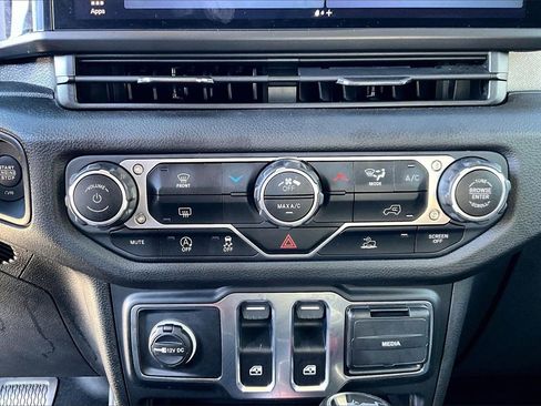 Certified 2024 Jeep Wrangler Sport S image 16