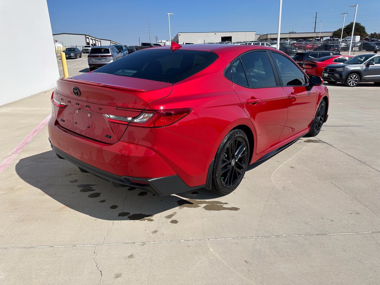 Used 2025 Toyota Camry SE FWD image 7