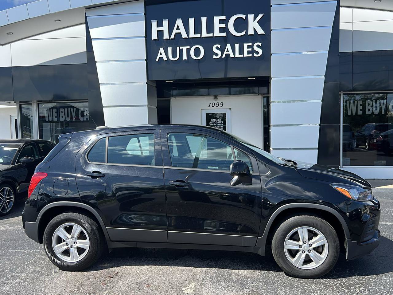 Used 2020 Chevrolet Trax LS FWD image 1