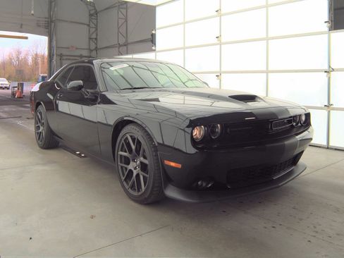 Used 2019 Dodge Challenger R/T w/ Stars & Stripes Edition image 4