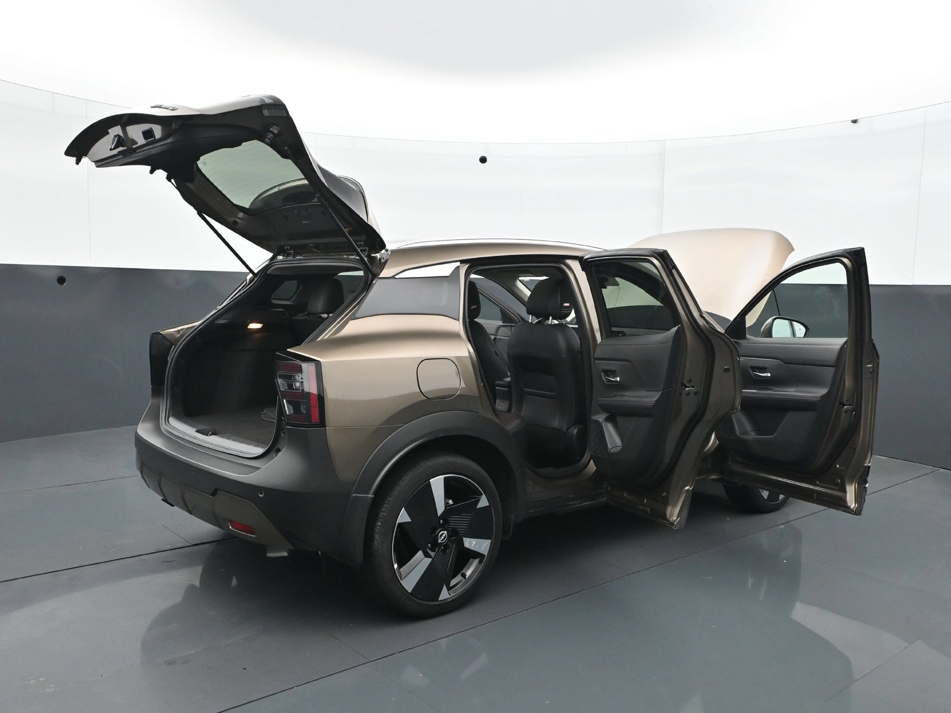 Used 2025 Nissan Kicks SR w/ SR Premium Package AWD/4WD image 34