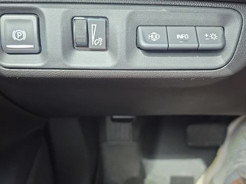 Used 2020 GMC Acadia SLT w/ Driver Alert Package II FWD image 55