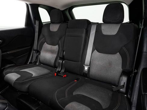 Used 2014 Jeep Cherokee Latitude image 18