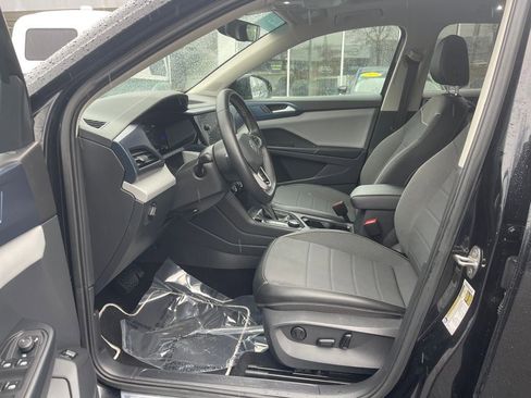 Certified 2023 Volkswagen Taos SE w/ Panoramic Sunroof Package image 15