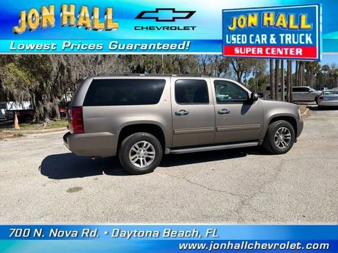 Used 2013 Chevrolet Suburban LT image 12