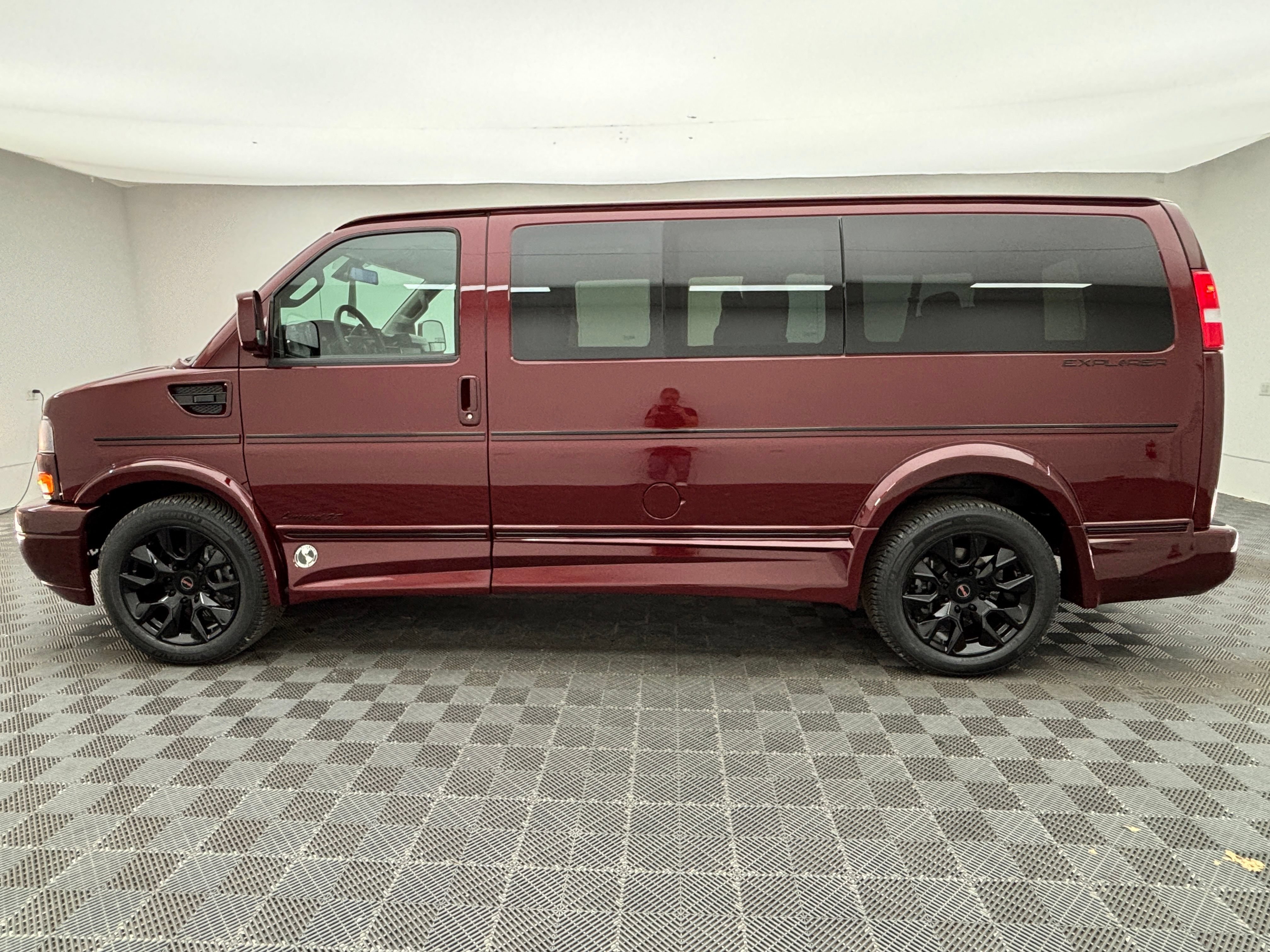 New 2026 GMC Savana 2500 w/ Driver Convenience Package RWD image 15