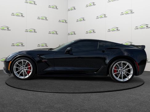 Used 2019 Chevrolet Corvette Grand Sport w/ Carbon Flash Badge Package image 2
