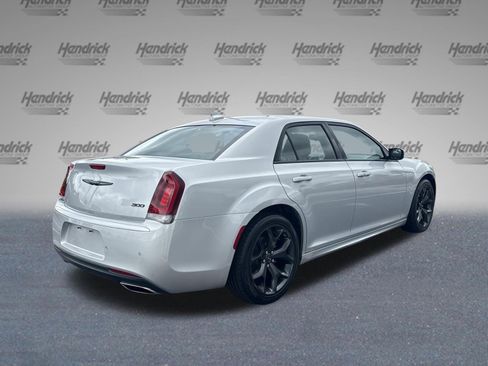 Used 2023 Chrysler 300 Touring L w/ Popular Equipment Group RWD image 9