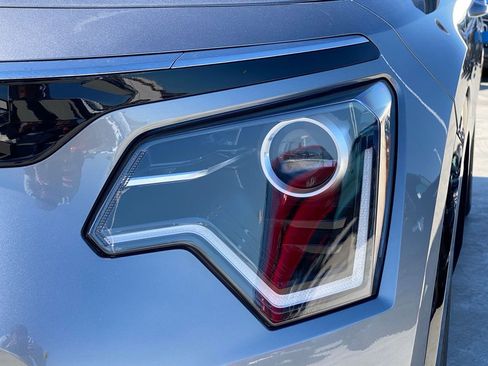 New 2026 Kia Niro Wind FWD image 8
