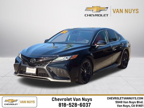 Used 2022 Toyota Camry XSE FWD image 1