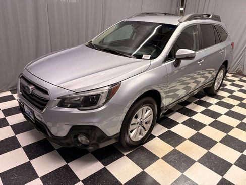 Used 2018 Subaru Outback 2.5i Premium AWD/4WD image 2