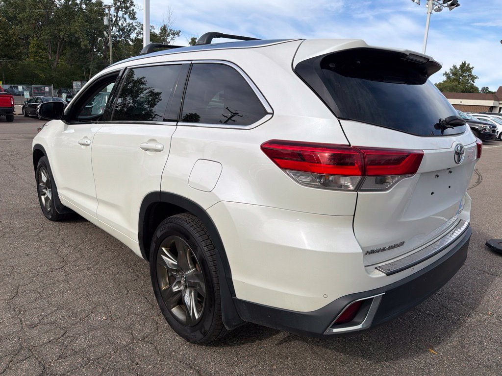 Used 2017 Toyota Highlander Limited AWD/4WD image 8